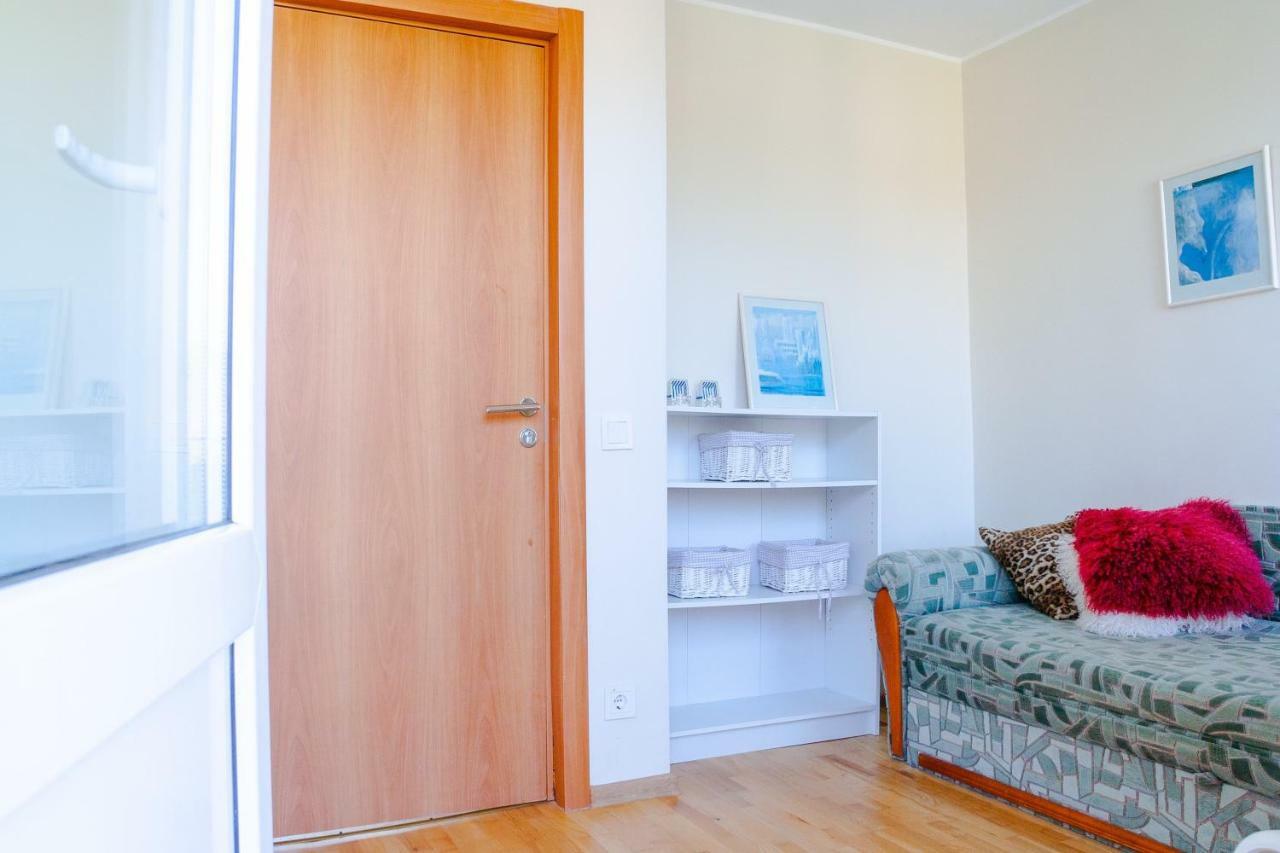 White Camomile Condo Sventoji Bagian luar foto